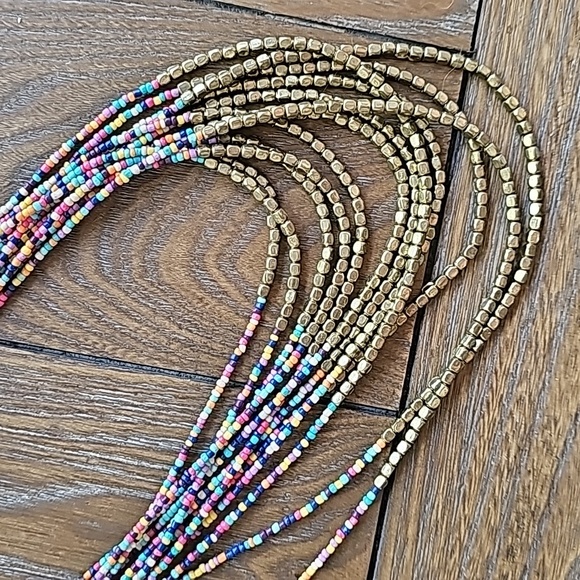 Beaded necklace - Picture 2 of 3